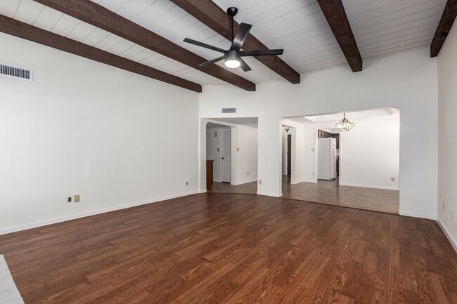 2751 S Santa Barbara in Mesa, AZ - Foto de edificio - Building Photo