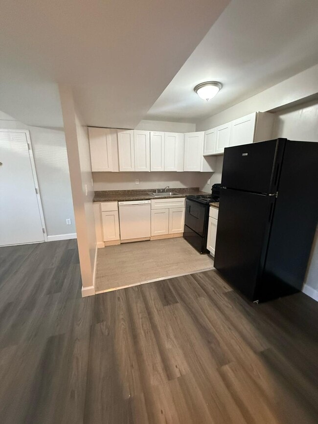 La Vue Lake Apartments in Gary, IN - Building Photo - Building Photo