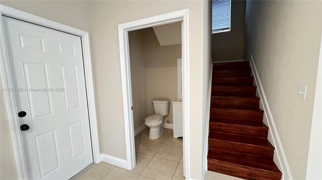 property at 370 NE 34th Ave