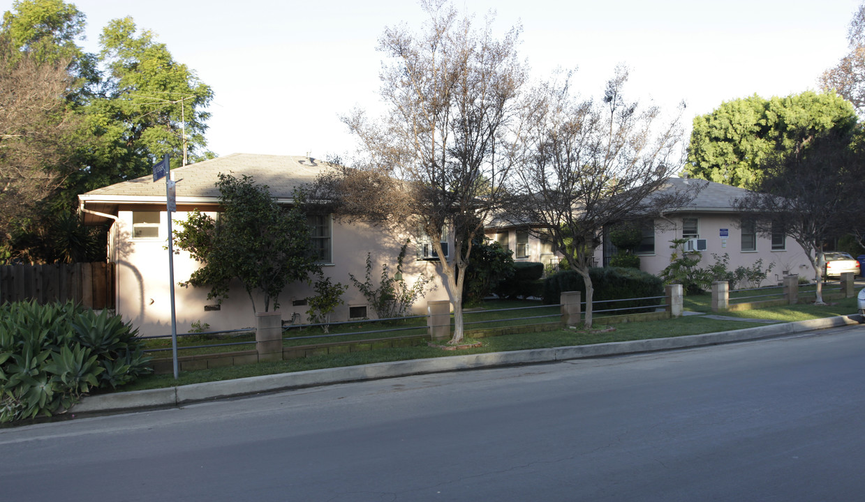 4631-4637 Radford Ave in Valley Village, CA - Building Photo