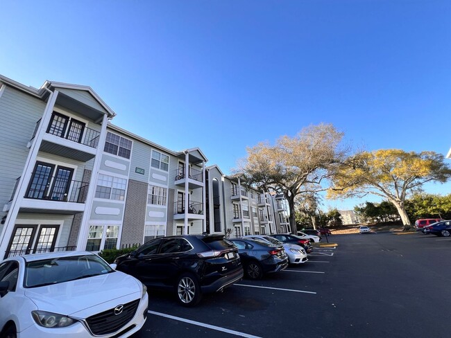 2550 N Alafaya Trail in Orlando, FL - Building Photo - Building Photo
