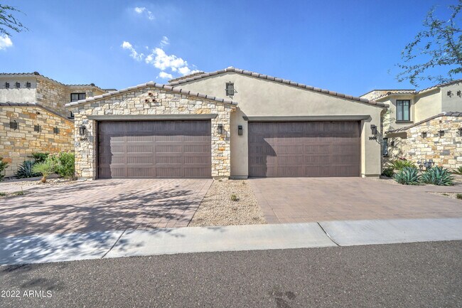 6500 E Camelback Rd in Scottsdale, AZ - Building Photo - Building Photo