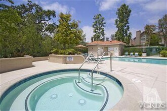 188 St Thomas Dr in Oak Park, CA - Building Photo - Building Photo