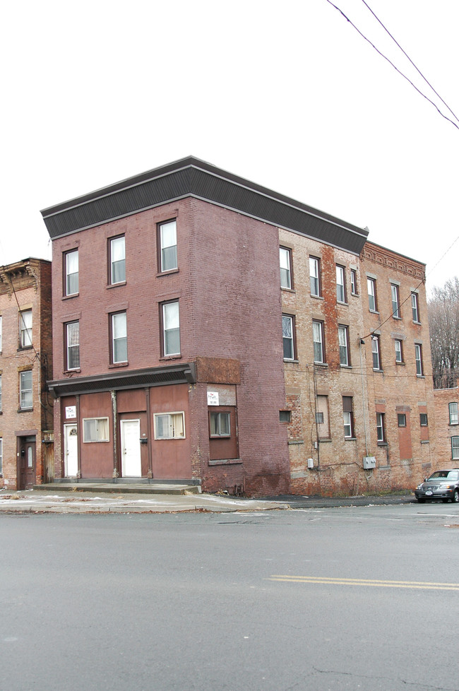 350 Congress St in Troy, NY - Foto de edificio - Building Photo