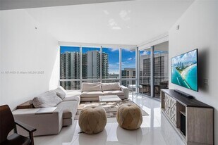 851 NE 1st Ave, Unit 4603 in Miami, FL - Building Photo