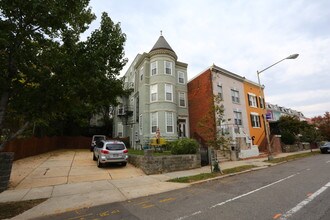 2002 4th St NE in Washington, DC - Building Photo - Building Photo