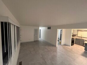 324 Shawnee St in Park Forest, IL - Building Photo - Building Photo