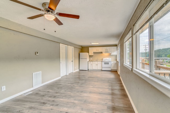 2806 MO-76 in Rockaway Beach, MO - Foto de edificio - Building Photo