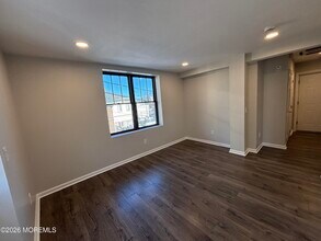 21 Mechanic St in Freehold, NJ - Building Photo - Building Photo