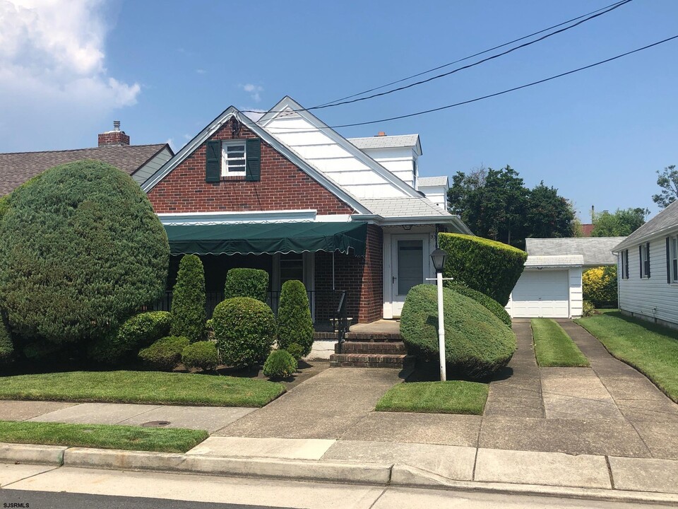 33 N Gladstone Ave in Margate City, NJ - Building Photo