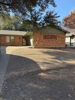 2728 McCart Ave in Fort Worth, TX - Building Photo