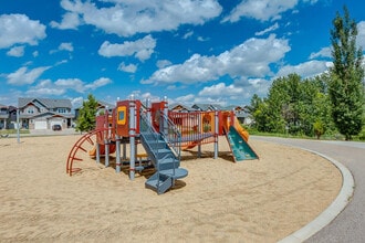Vanier Woods in Red Deer, AB - Building Photo - Building Photo