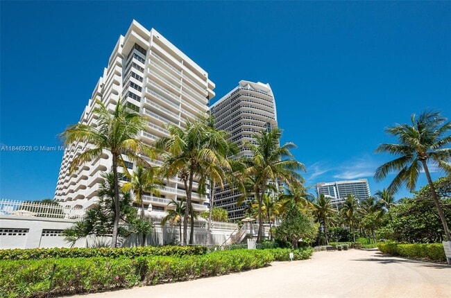 10205 Collins Ave in Bal Harbour, FL - Building Photo - Building Photo