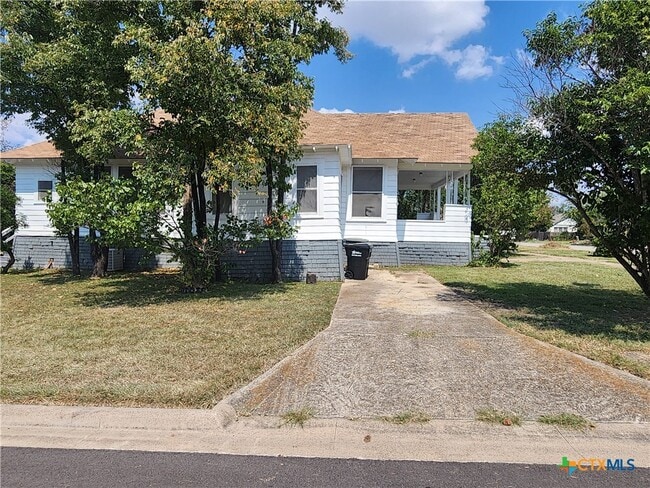 820 S 15th St in Temple, TX - Foto de edificio - Building Photo