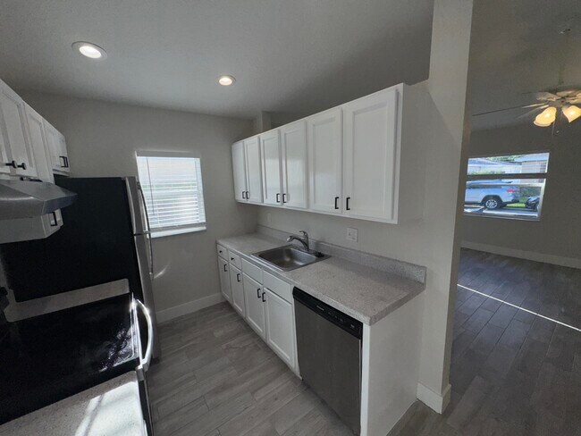 553 E Ridge Cir N in Boynton Beach, FL - Building Photo - Building Photo