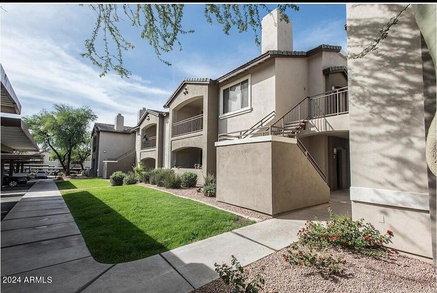 16356 N Thompson Peak Pkwy, Unit 3 in Scottsdale, AZ - Foto de edificio