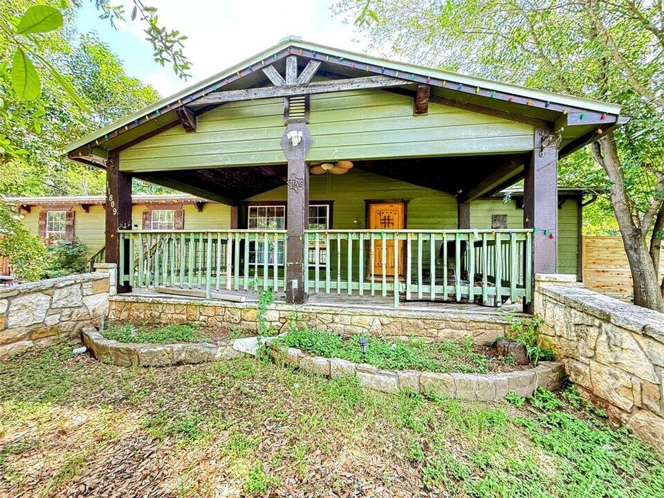 11809 Garden Gate Dr in Austin, TX - Building Photo