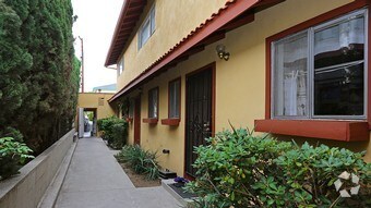 727 E Tujunga Ave in Burbank, CA - Building Photo
