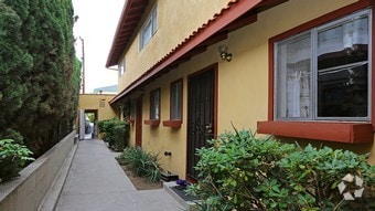 property at 727 E Tujunga Ave