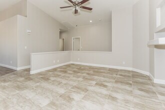 2519 Hollow Oak Ave in North Las Vegas, NV - Foto de edificio - Building Photo