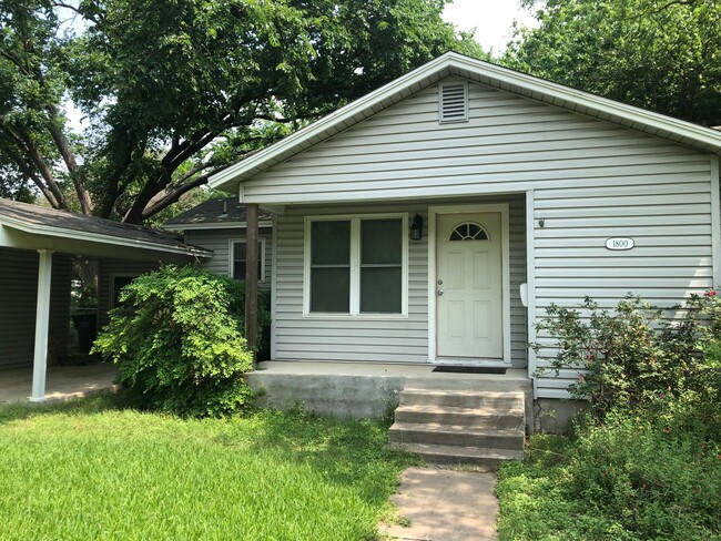 property at 1800 Pequeno St