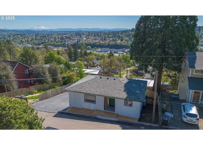 property at 4685 Riverview Ave
