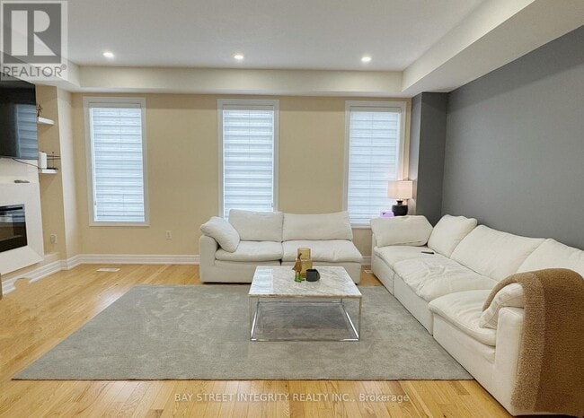 2267 Major MacKenzie Dr W in Vaughan, ON - Building Photo - Building Photo