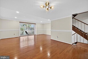 9250 Three Oaks Dr in Silver Spring, MD - Building Photo