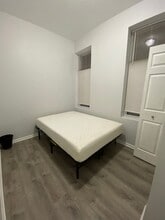 260 W 24th Pl, Unit 1R in Chicago, IL - Foto de edificio - Building Photo