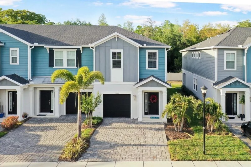 2859 Grand Kemerton Pl in Tampa, FL - Building Photo