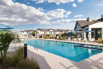 Bungalows on Cottonwood in Casa Grande, AZ - Foto de edificio - Building Photo