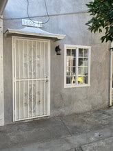 3606 Santa Ana St, Unit 3606 in South Gate, CA - Foto de edificio - Building Photo