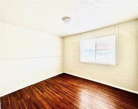 11037 Albury Dr in Houston, TX - Building Photo - Building Photo