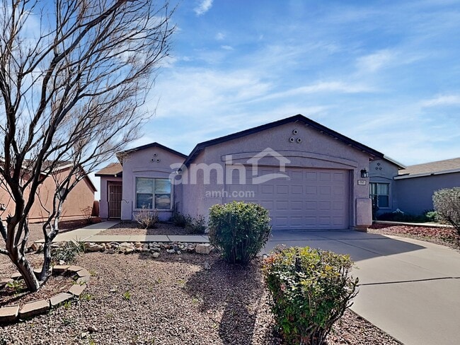 1767 W Rue De La Montagne