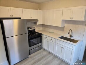 186 Grasmere Ave in Fairfield, CT - Building Photo - Building Photo