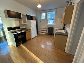 2379 S Howell Ave, Unit 2379 A in Milwaukee, WI - Building Photo