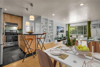 1222 N Olive Dr, Unit 213 in West Hollywood, CA - Foto de edificio - Building Photo