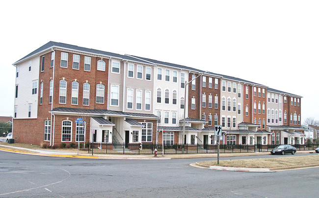 Centreville Crossing in Centreville, VA - Building Photo - Building Photo