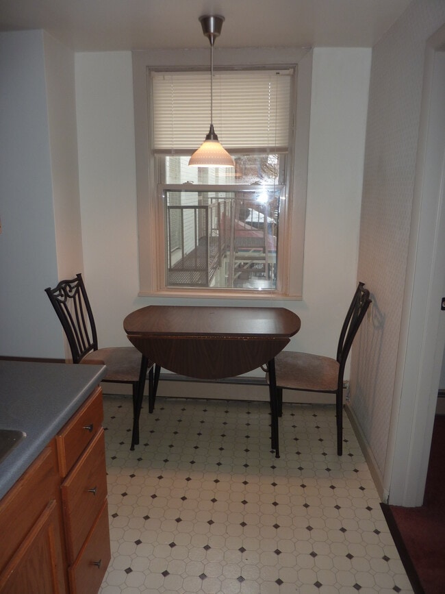 745 S Millvale Ave in Pittsburgh, PA - Foto de edificio - Building Photo