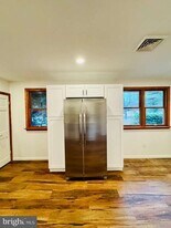 305 Kresson Rd in Voorhees Township, NJ - Building Photo