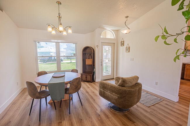 526 SW Dairy Rd in Port St. Lucie, FL - Building Photo - Building Photo