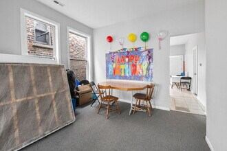 1242 S Tripp Ave in Chicago, IL - Building Photo - Building Photo