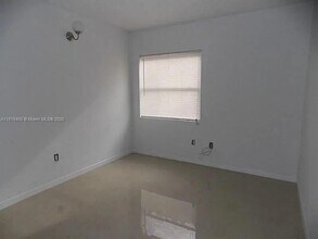 7031 SW 129th Ave in Miami, FL - Building Photo - Building Photo