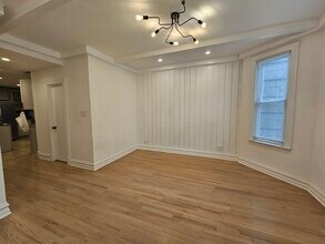 2541 N Southport Ave in Chicago, IL - Building Photo - Building Photo