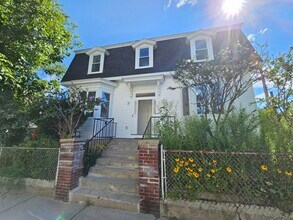 40 Spring Garden St in Boston, MA - Building Photo - Building Photo