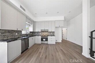 14827 Dearborn St in Los Angeles, CA - Building Photo - Building Photo