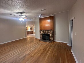 302 Lone Star Rd in Bastrop, TX - Building Photo - Building Photo