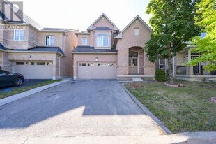 128 Watsonbrook Dr in Brampton, ON - Building Photo