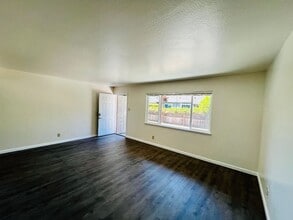 108 Gladys Ave in Mountain View, CA - Building Photo - Building Photo