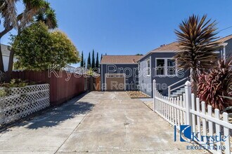 2139 El Dorado St in Vallejo, CA - Building Photo - Building Photo